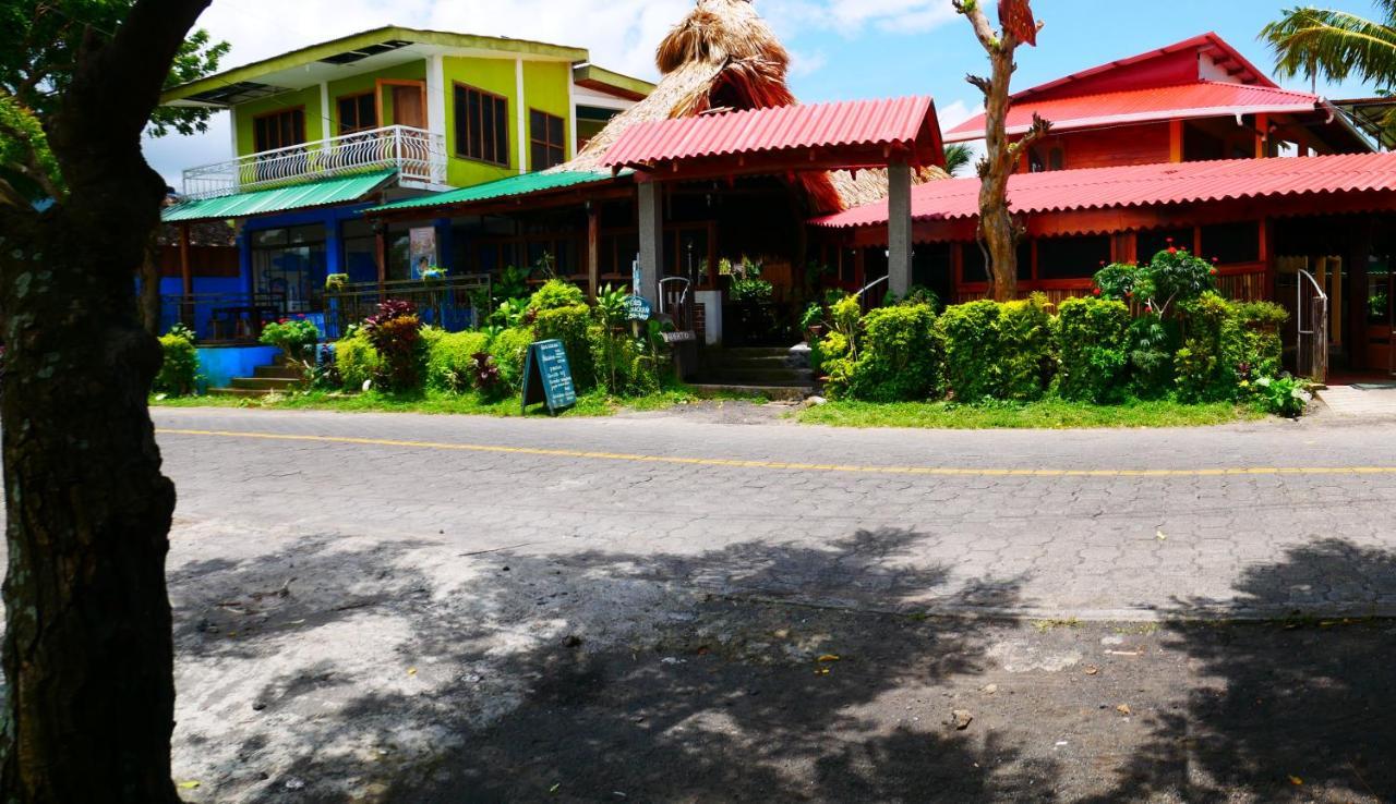 Hotel Restaurante Los Cocos Santa Cruz Exterior photo